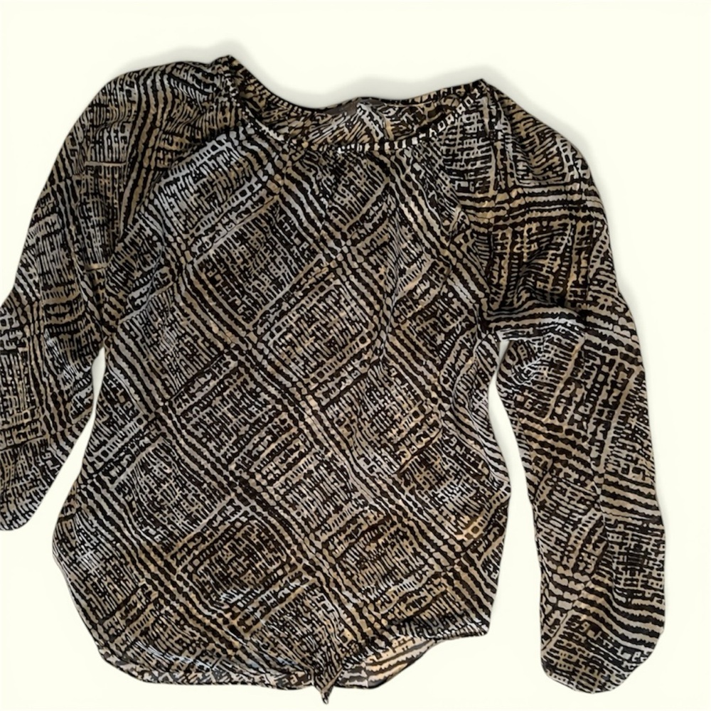 Daisy Fuentes Black and Tan Geometric Print Long-Sleeve Blouse